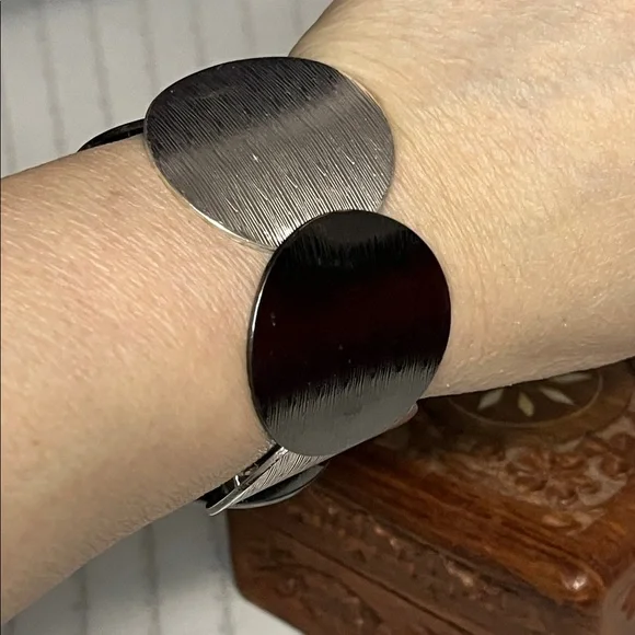 Vintage 2 Tone Metal Disk Panel Elastic Stretch Bracelet - Picture 9 of 13